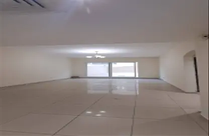 Apartment - 1 Bedroom - 2 Bathrooms for rent in Riggat Al Buteen - Deira - Dubai