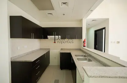 Apartment - 2 Bedrooms - 2 Bathrooms for sale in Mazaya 2 - Queue Point - Dubai Land - Dubai