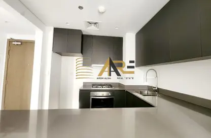 شقة - غرفة نوم - 2 حمامات للايجار في الطراز - حي نسيج - الجادة - الشارقة