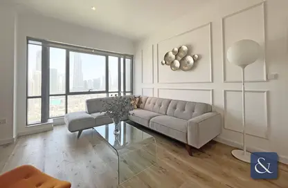 Living Room image for: Apartment - 2 Bedrooms - 3 Bathrooms for sale in South Ridge 4 - South Ridge - Downtown Dubai - Dubai, Image 1