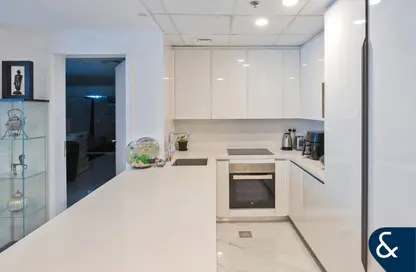 Apartment - 1 Bedroom - 2 Bathrooms for sale in Marina Wharf 2 - Marina Wharf - Dubai Marina - Dubai