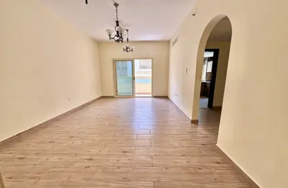 Apartment - 1 Bedroom - 2 Bathrooms for rent in Muwaileh 29 Building - Muwaileh - Sharjah