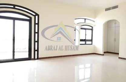 Villa - 6 Bedrooms for rent in Villa Compound - Khalifa City - Abu Dhabi