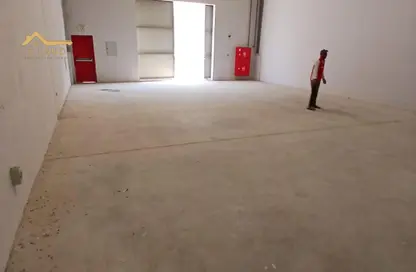 Warehouse - Studio - 1 Bathroom for rent in Old Industrial Area - Umm Al Quwain