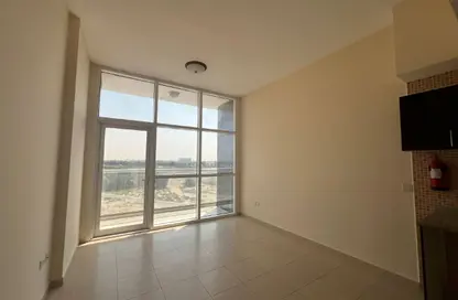 Apartment - Studio - 1 Bathroom for rent in Silicon Gates 4 - Silicon Gates - Dubai Silicon Oasis - Dubai