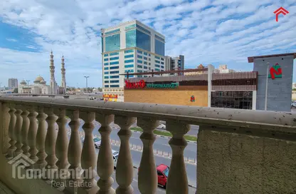 Apartment - 3 Bedrooms - 3 Bathrooms for rent in Al Khan - Sharjah