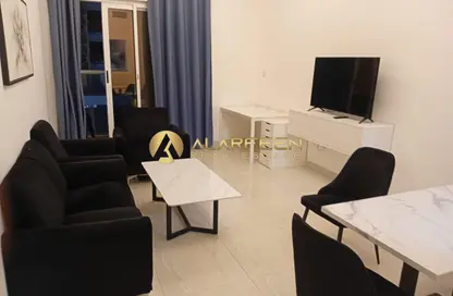 شقة - غرفة نوم - 2 حمامات للايجار في برج جي إم إم 1 - قرية الجميرا سركل - دبي