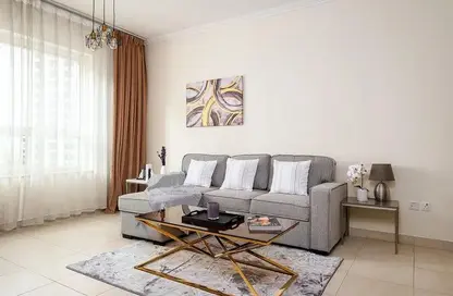 Living Room image for: Apartment - 1 Bedroom - 2 Bathrooms for rent in Marina Quays West - Marina Quays - Dubai Marina - Dubai, Image 1