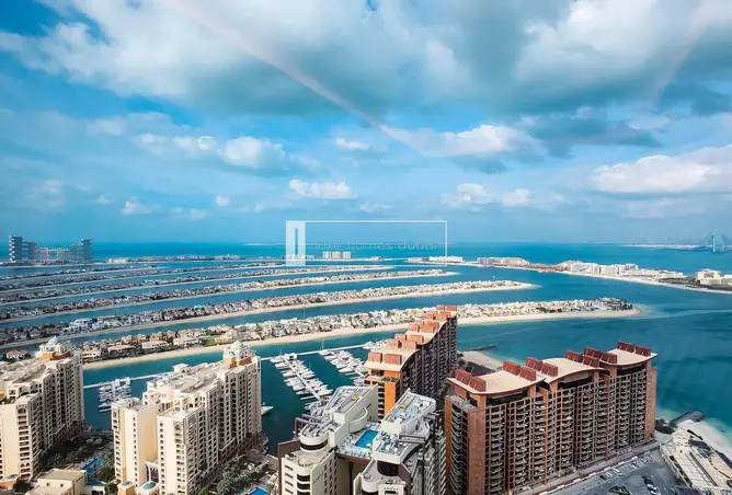 Apartment - 1 Bedroom - 2 Bathrooms for sale in The Palm Tower - Palm Jumeirah - Dubai