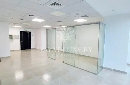 Office Space - Studio - 1 Bathroom for rent in The Binary Tower - Business Bay - Dubai
