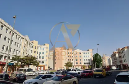 متجر - استوديو للايجار في طراز إنجليزي - المدينة العالمية - دبي