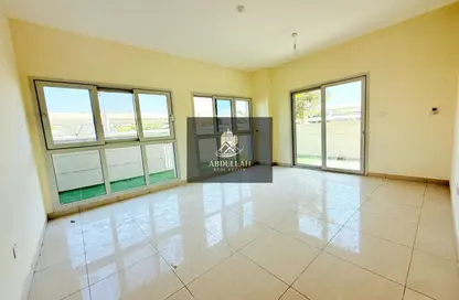 شقة - 2 غرف نوم - 2 حمامات للايجار في شقق حديقة الزاهية - الزاهية - تجارية مويلح - الشارقة