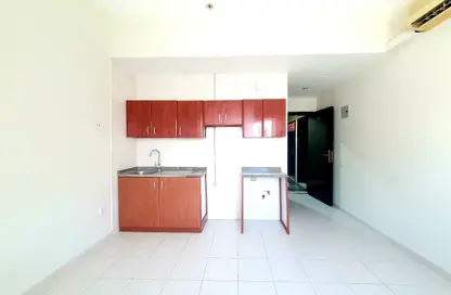 Apartment - Studio - 1 Bathroom for rent in Muwailih Building - Muwaileh - Sharjah