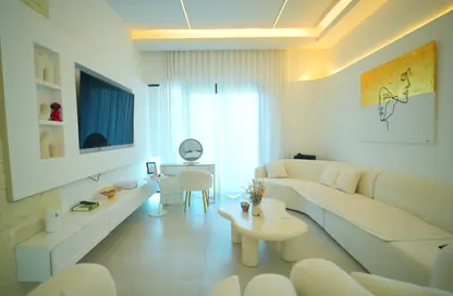 Apartment - 1 Bedroom - 2 Bathrooms for sale in SOL Bay - Business Bay - Dubai