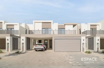 Townhouse - 3 Bedrooms - 4 Bathrooms for rent in Aura Gardens - Tilal Al Ghaf - Dubai