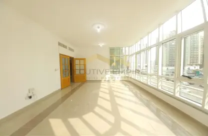 Empty Room image for: Apartment - 3 Bedrooms - 3 Bathrooms for rent in Shining Towers - Al Khalidiya - Abu Dhabi, Image 1