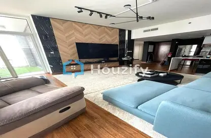 Living Room image for: Apartment - 2 Bedrooms - 2 Bathrooms for sale in The Bridges - Shams Abu Dhabi - Al Reem Island - Abu Dhabi, Image 1