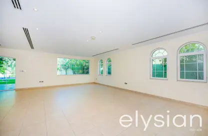 Empty Room image for: Villa - 4 Bedrooms - 5 Bathrooms for rent in Legacy Nova Villas - Jumeirah Park - Dubai, Image 1