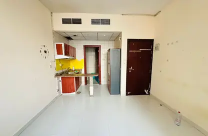 Apartment - Studio - 1 Bathroom for rent in Fire Station Road - Muwaileh - Sharjah