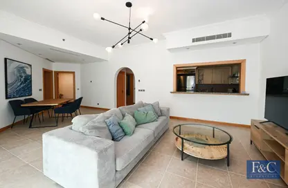 Apartment - 2 Bedrooms - 4 Bathrooms for rent in Al Basri - Shoreline Apartments - Palm Jumeirah - Dubai