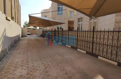 Villa - 4 Bedrooms - 3 Bathrooms for rent in Mohamed Bin Zayed City - Abu Dhabi