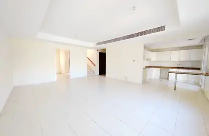 Villa - 3 Bedrooms - 3 Bathrooms for rent in Springs 4 - The Springs - Dubai