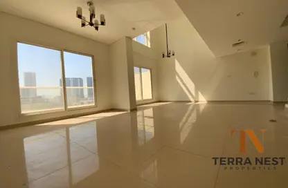 Duplex - 2 Bedrooms - 3 Bathrooms for rent in Royal JVC Building - Jumeirah Village Circle - Dubai