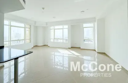 Apartment - 2 Bedrooms - 3 Bathrooms for rent in Marina Crown - Dubai Marina - Dubai