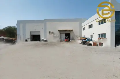 Warehouse - Studio - 1 Bathroom for rent in Umm Ramool - Dubai