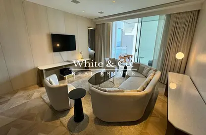 Living Room image for: Apartment - 1 Bedroom - 2 Bathrooms for rent in FIVE Palm Jumeirah - Palm Jumeirah - Dubai, Image 1