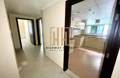 شقة - 2 غرف نوم - 3 حمامات للايجار في مبنى مويلح - مويلح - الشارقة شقة - 2 غرف نوم - 3 حمامات للايجار في مبنى مويلح - مويلح - الشارقة