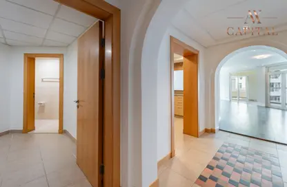 Hall / Corridor image for: Apartment - 2 Bedrooms - 3 Bathrooms for rent in Al Hamri - Shoreline Apartments - Palm Jumeirah - Dubai, Image 1