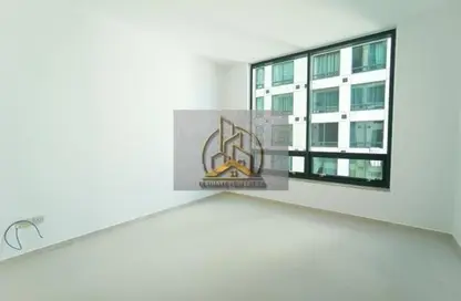 Apartment - 3 Bedrooms - 4 Bathrooms for rent in Hamdan Street - Abu Dhabi