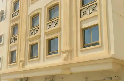 عمارة بالكامل - استوديو - 8 حمامات للبيع في مجمع مويلح - تجارية مويلح - الشارقة