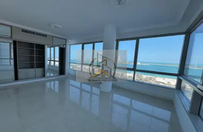 Apartment - 4 Bedrooms - 4 Bathrooms for rent in 3 Sails Tower - Corniche Road - Abu Dhabi