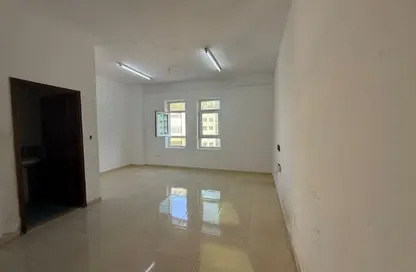 Apartment - Studio - 1 Bathroom for rent in Al Qulaya'ah - Al Sharq - Sharjah