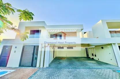 Villa - 5 Bedrooms for rent in West Yas - Yas Island - Abu Dhabi