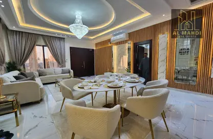 Living / Dining Room image for: Villa - 5 Bedrooms - 7 Bathrooms for sale in Al Yasmeen 1 - Al Yasmeen - Ajman, Image 1