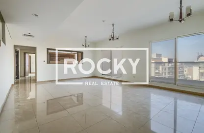 شقة - 3 غرف نوم - 3 حمامات للايجار في بناية رويال جي في سي - الضاحية 10 - قرية الجميرا سركل - دبي