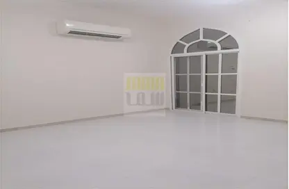 فيلا - 3 غرف نوم - 3 حمامات للايجار في المشرف - أبوظبي