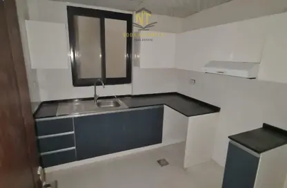 Apartment - 2 Bedrooms - 2 Bathrooms for rent in Al Khan - Sharjah