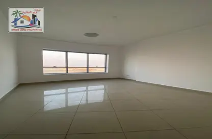 شقة - 2 غرف نوم - 3 حمامات للايجار في المجاز 2 - المجاز - الشارقة