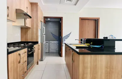 Apartment - 1 Bedroom - 2 Bathrooms for rent in Guardian Towers - Danet Abu Dhabi - Abu Dhabi