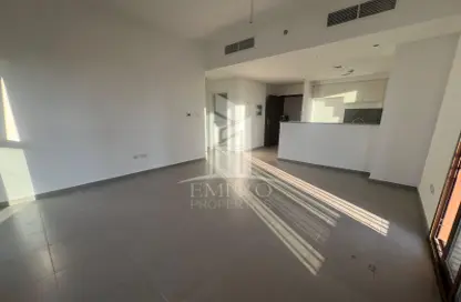 Empty Room image for: Apartment - 3 Bedrooms - 3 Bathrooms for rent in Zahra Apartments 1B - Zahra Apartments - Town Square - Dubai, Image 1