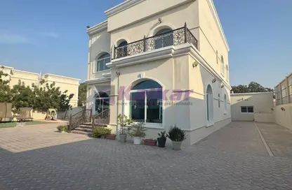 Villa - 4 Bedrooms - 5 Bathrooms for rent in Al Barsha 3 - Al Barsha - Dubai