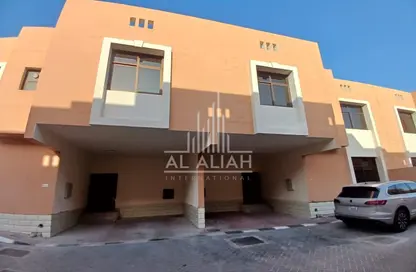 Villa - 4 Bedrooms - 5 Bathrooms for rent in Khalifa Park - Eastern Road - Abu Dhabi