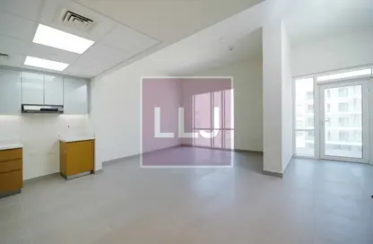 Empty Room image for: Apartment - 1 Bathroom for rent in Global Gate - Saadiyat Island - Abu Dhabi, Image 1