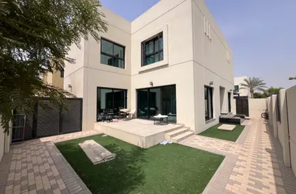 فيلا - 4 غرف نوم - 6 حمامات للايجار في مدينة الشارقة المستدامة - الشارقة