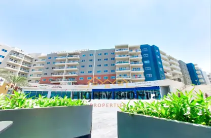 Apartment - 3 Bedrooms - 4 Bathrooms for rent in Tower 34 - Al Reef Downtown - Al Reef - Abu Dhabi