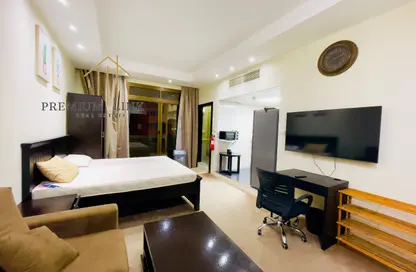 Apartment - Studio - 1 Bathroom for rent in Hamdan Street - Abu Dhabi